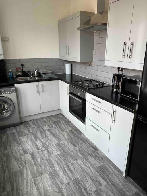 Modern Apartment, 1Km From City! Newcastle upon Tyne Exterior photo